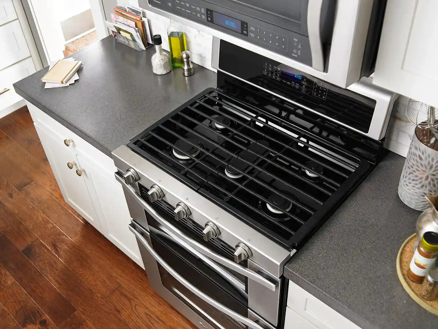 Cuisinière Whirlpool 30" 6 pi³ Gaz Double Four Acier Inox