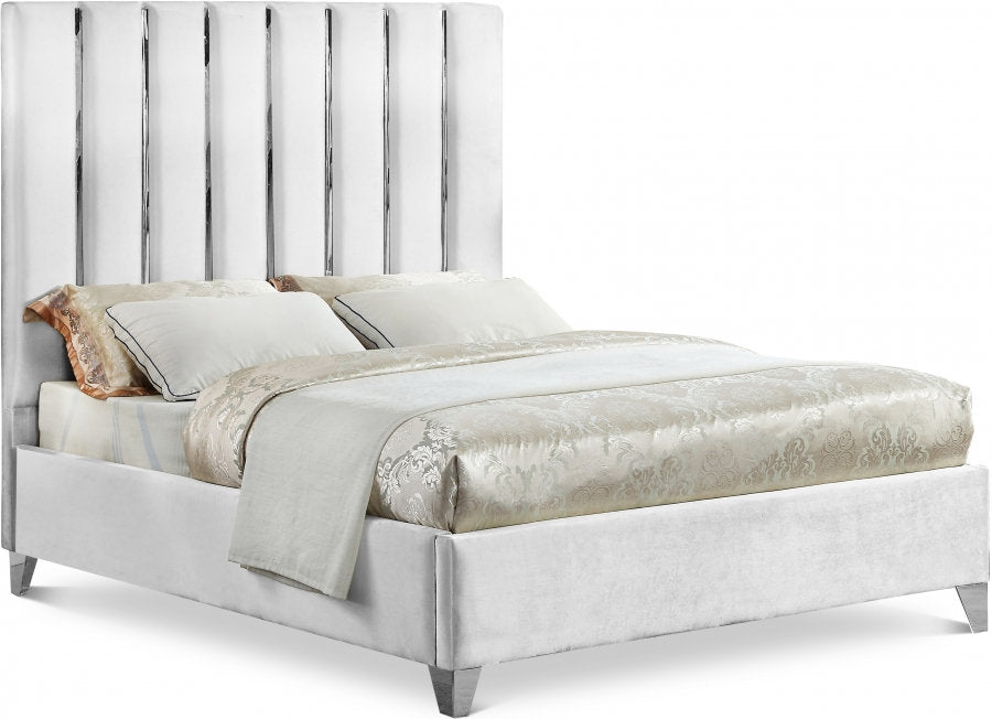 Lit Rembourré en Velours Blanc - Design Canaux Chromés, Support de Matelas