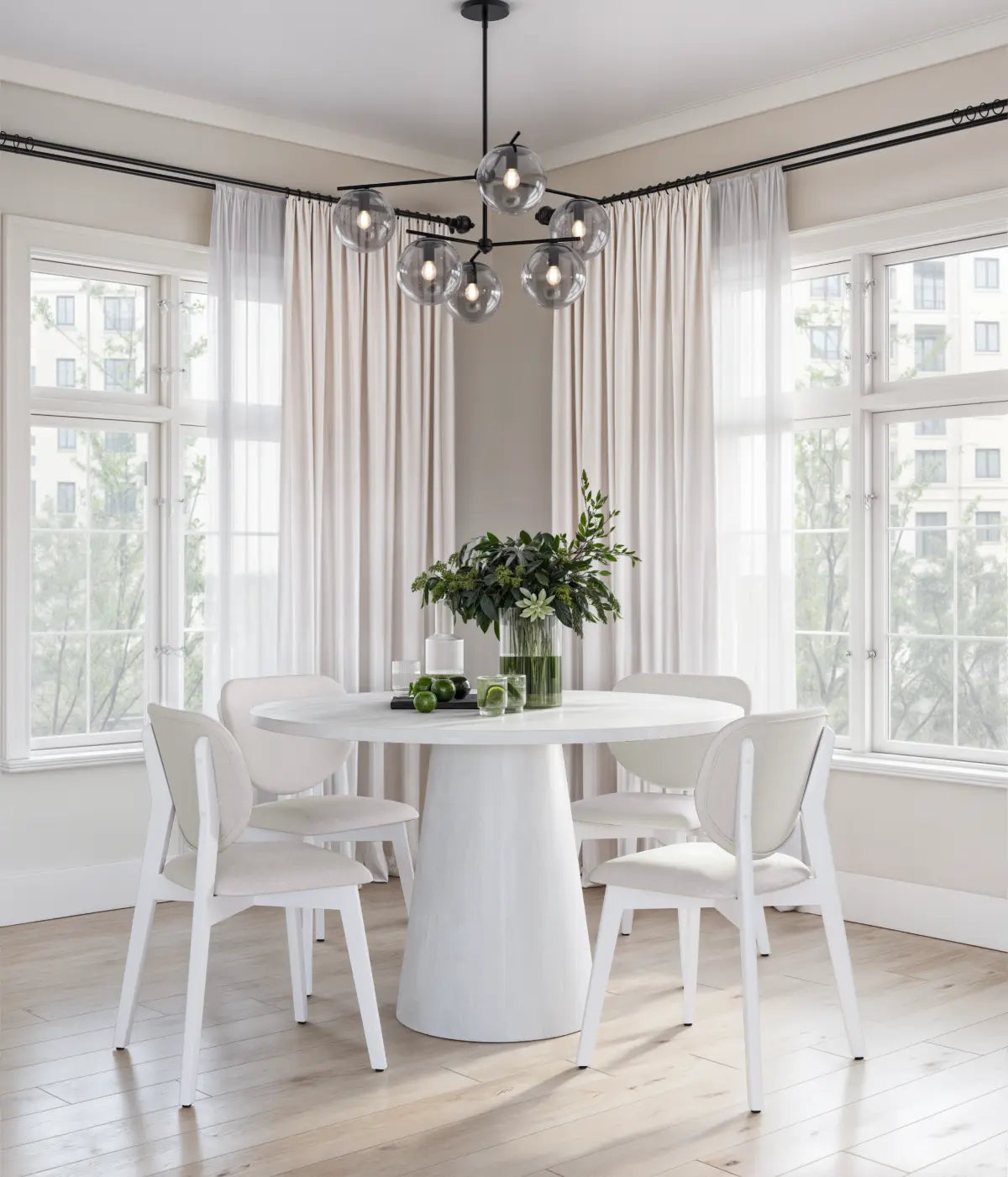 Table ronde Wynter 47 po et 4 chaises | Base piédestal et bois massif