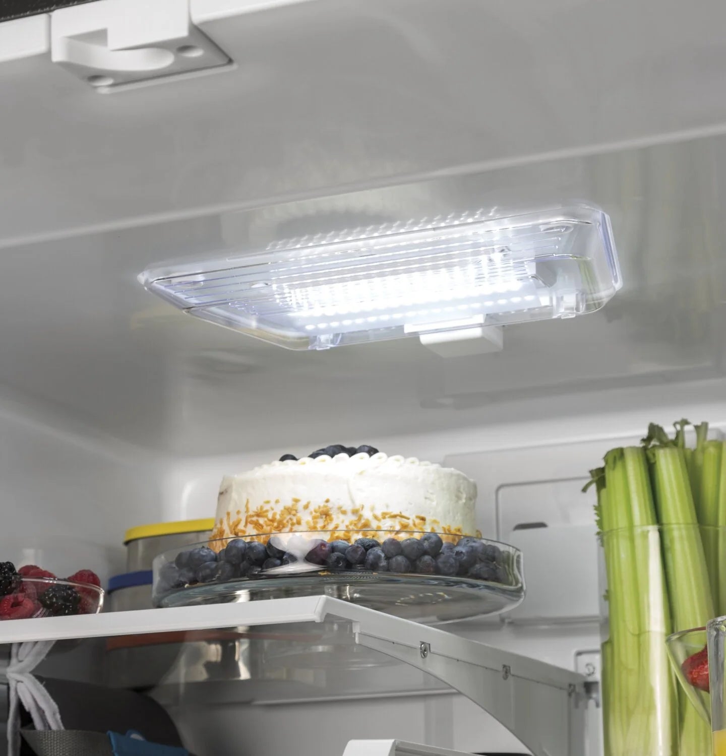 GE 24.7 cu. ft. French-Door Refrigerator Stainless Steel 33"