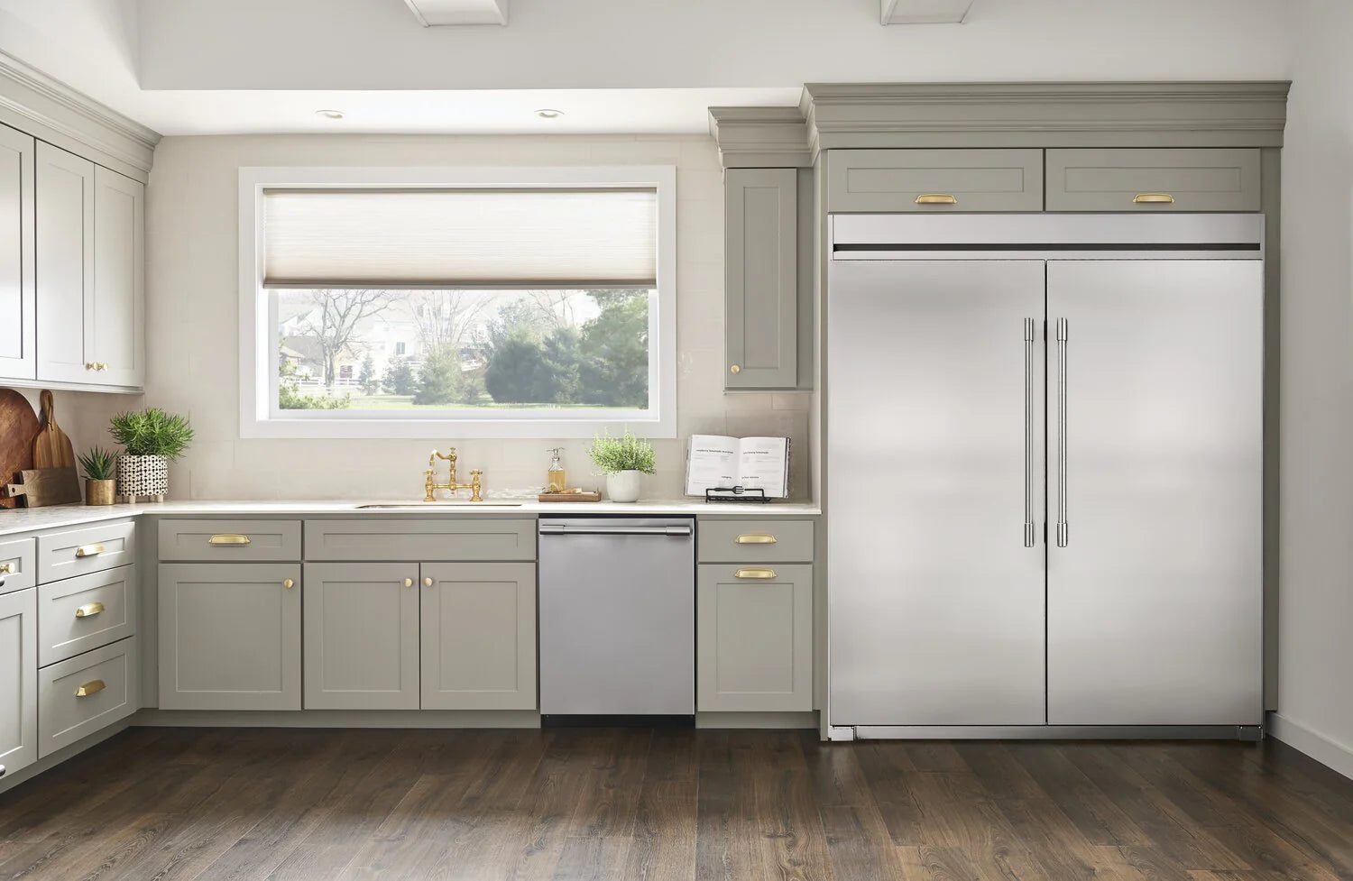 Réfrigérateur Frigidaire Professional 33" 18,6 pi³ Porte Unique Inox Smudge-Proof FPRU19F8WF