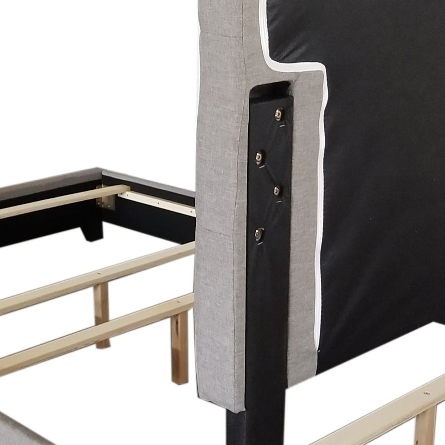 Grand lit Exton de 60 po en gris pâle