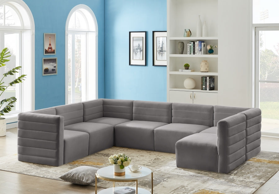 Sectionnel de confort semblable à un nuage en velours Quincy