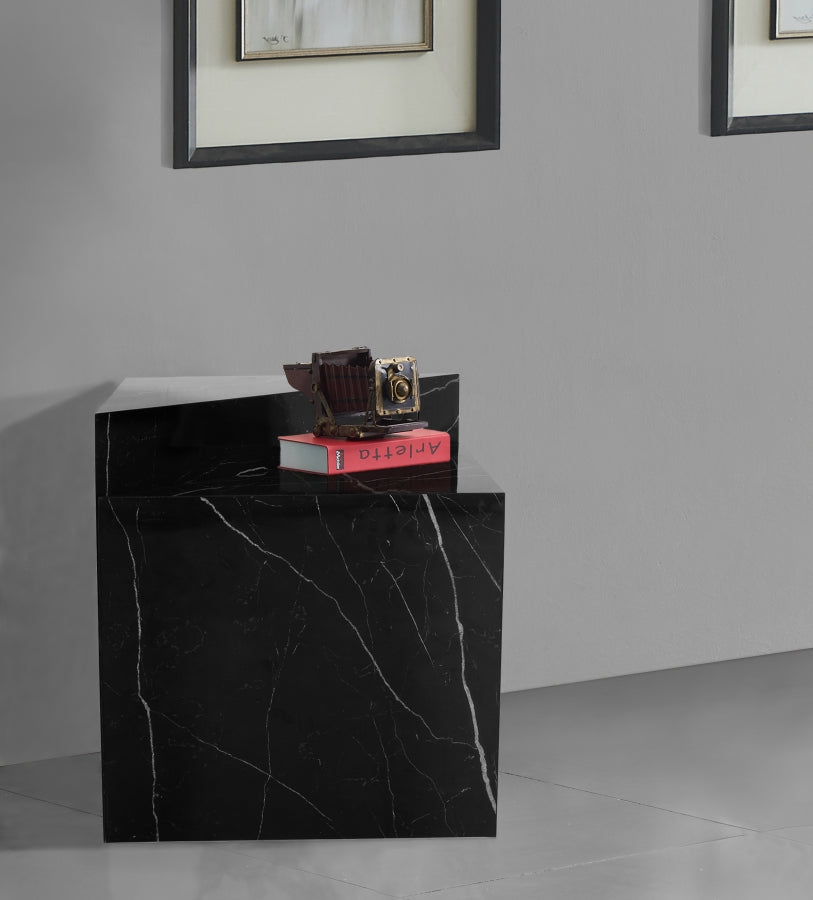 Table de bout Aritzia 