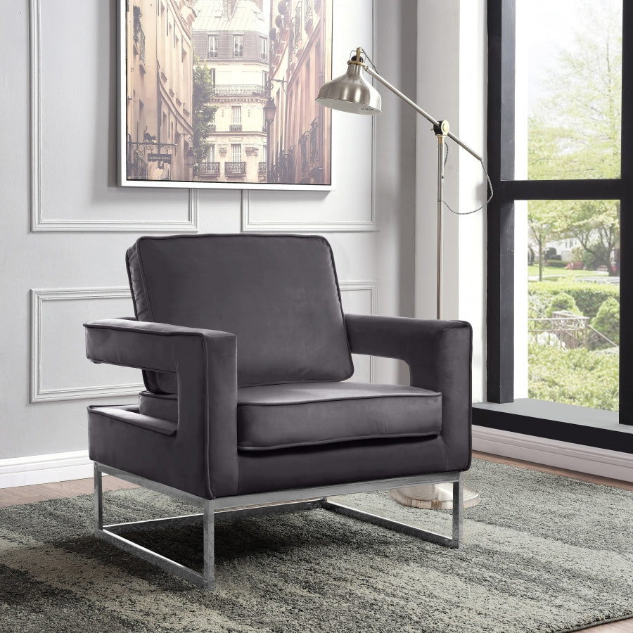 Chaise d'appoint en velours Noah