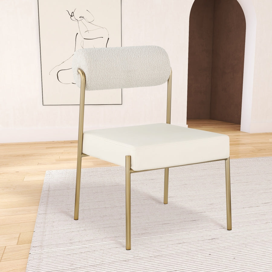 Chaise de salle à manger Carly en tissu bouclé