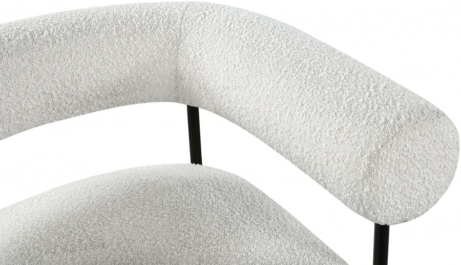 Chaise d'appoint Blake en tissu bouclé