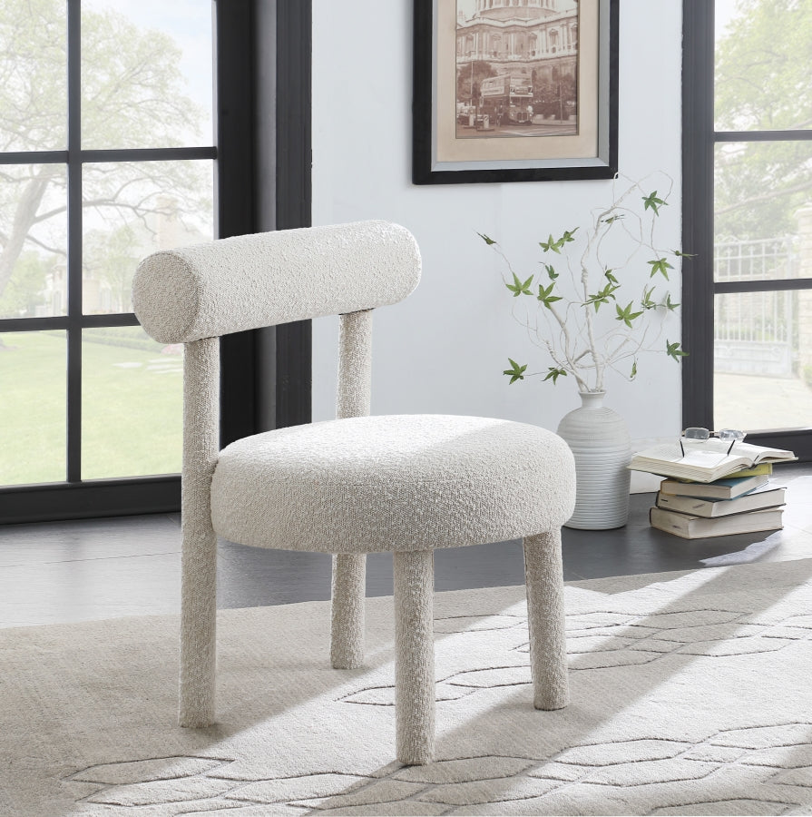 Chaise d'appoint Parlour en tissu bouclé