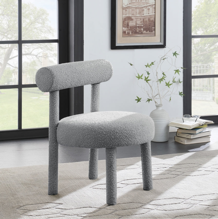 Chaise d'appoint Parlour en tissu bouclé