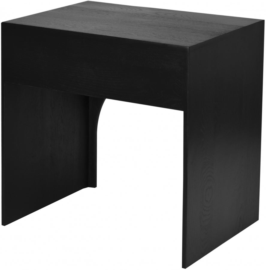 Table de chevet de juin