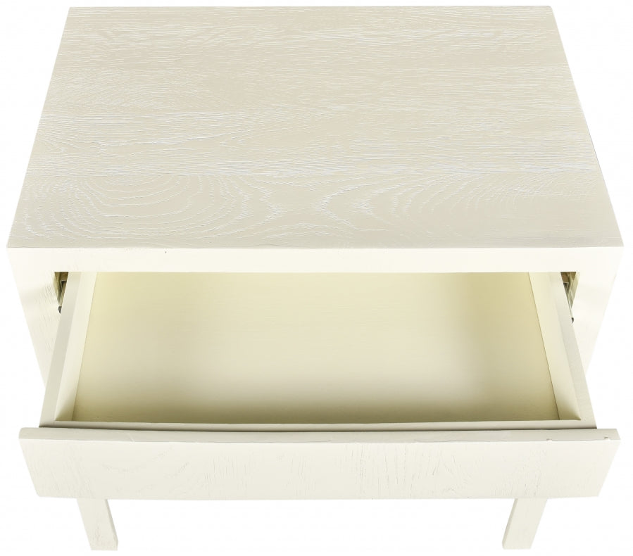 Table de chevet de juin