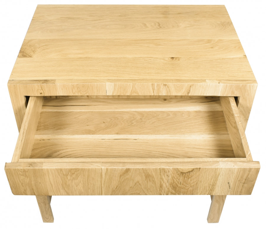 Table de chevet de juin