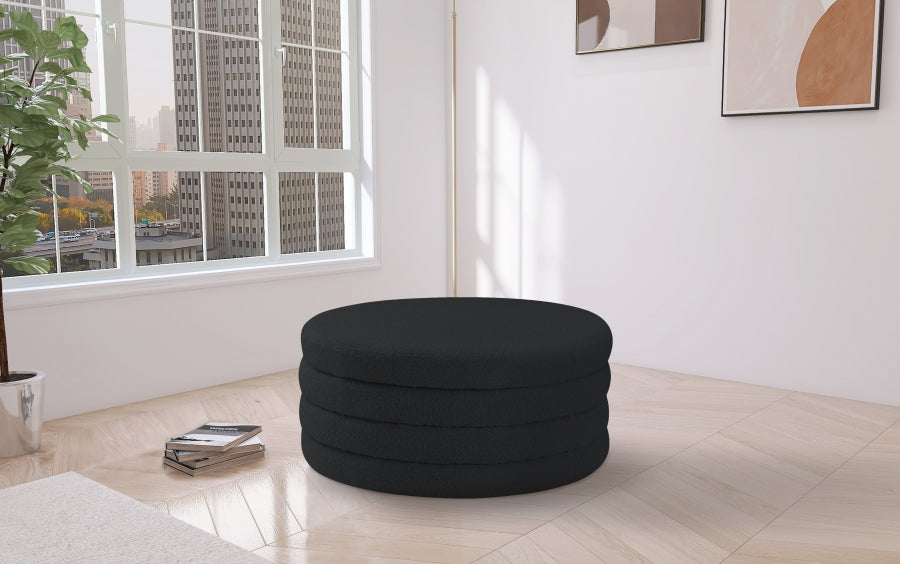 Pouf Aphia en tissu bouclé | Table basse