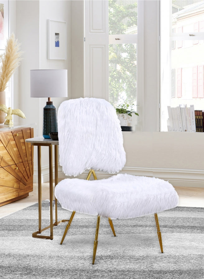 Chaise d'appoint en fausse fourrure magnolia