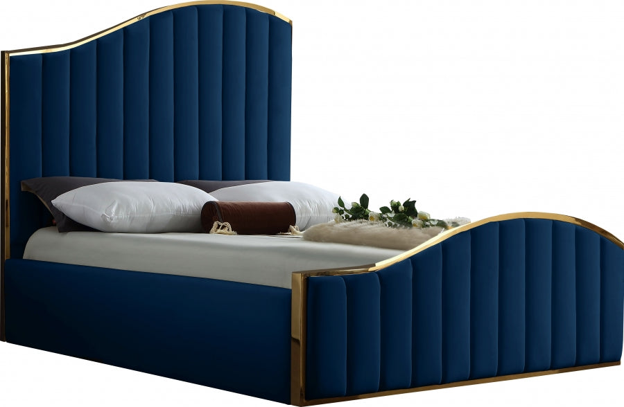 Jolie lit en velours
