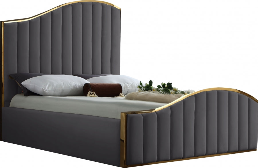 Jolie lit en velours