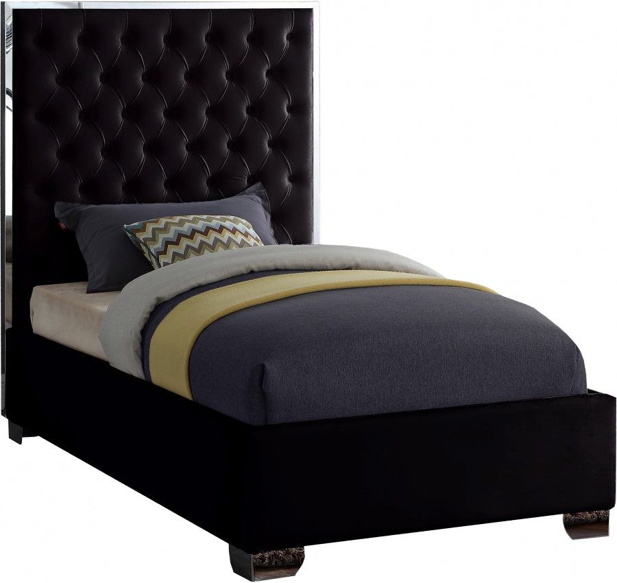 Lit en velours Lexi