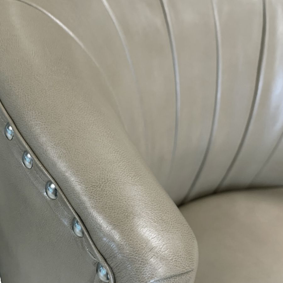 Chaise d'appoint Kyrie en gris-beige