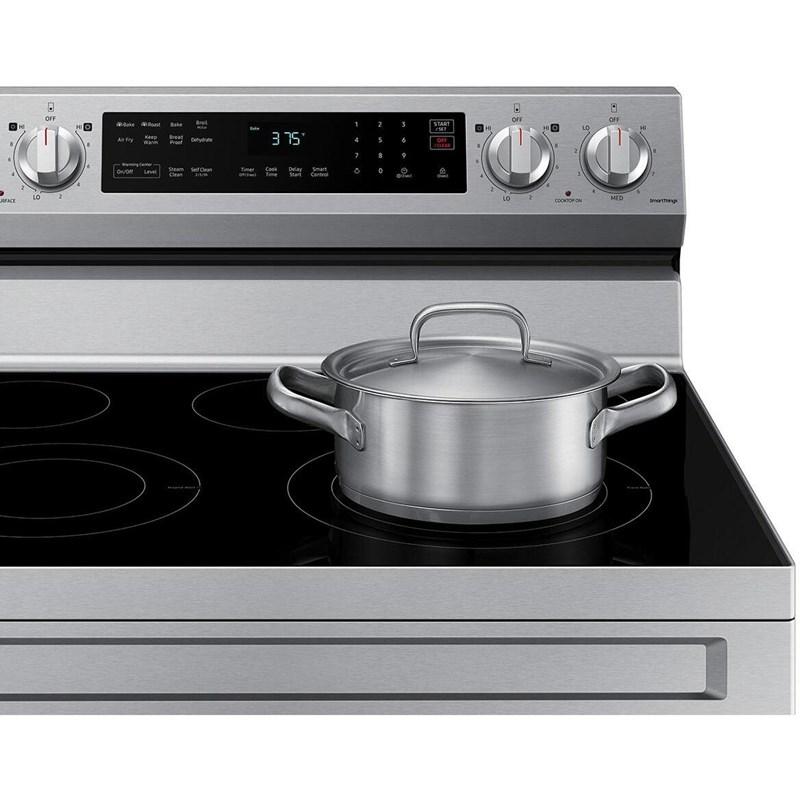 Cuisinière Électrique Autonome De 6,3 Pi³ À Convection Par Ventilateur Avec Wi-Fi Et Friture À Air En Acier Inoxydable *PRODUIT NEUF* Samsung ( NE63A6511SS )
