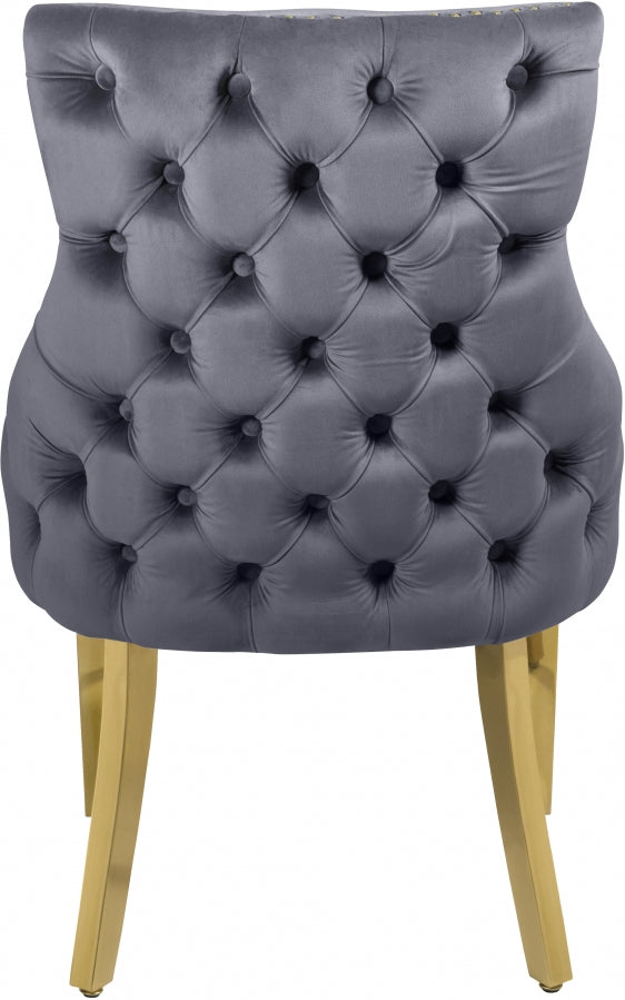Chaise de salle à manger en velours Tuft