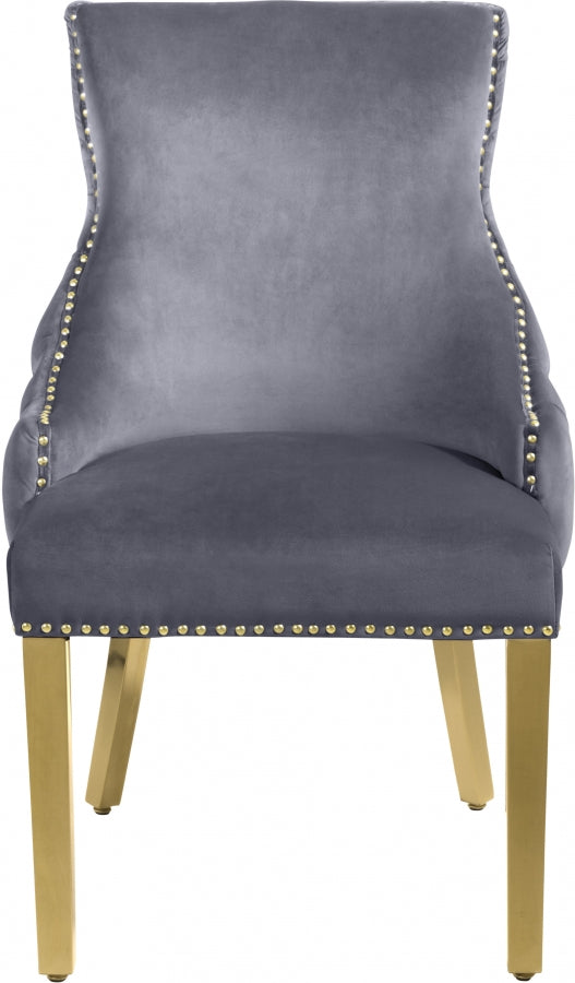 Chaise de salle à manger en velours Tuft