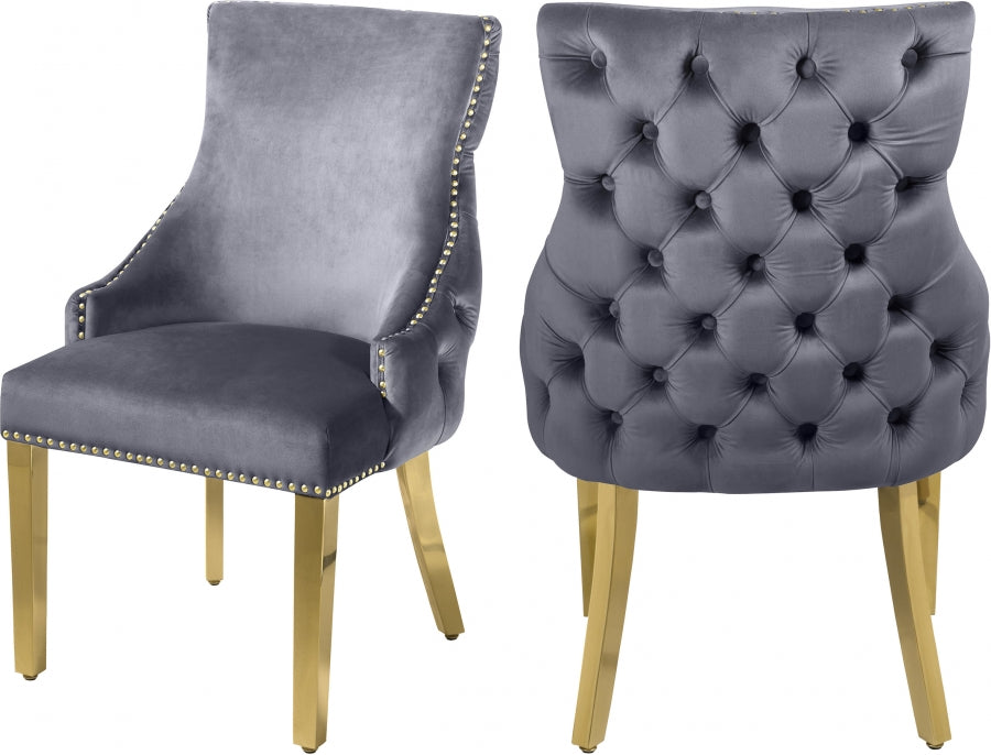 Chaise de salle à manger en velours Tuft