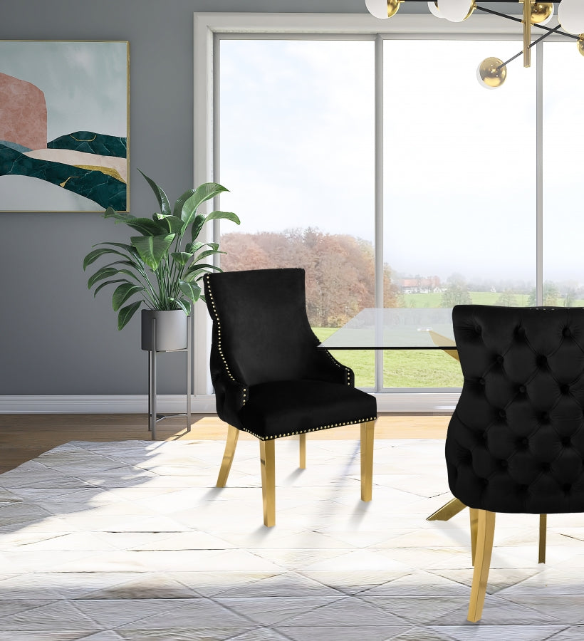 Chaise de salle à manger en velours Tuft