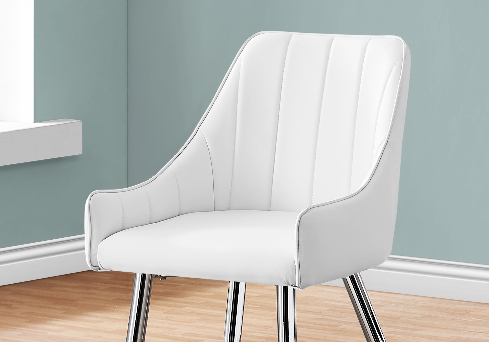 CHAISE DE SALLE A MANGER - 2PCS / 33"H / SIMILI-CUIR BLANC / CHROME 