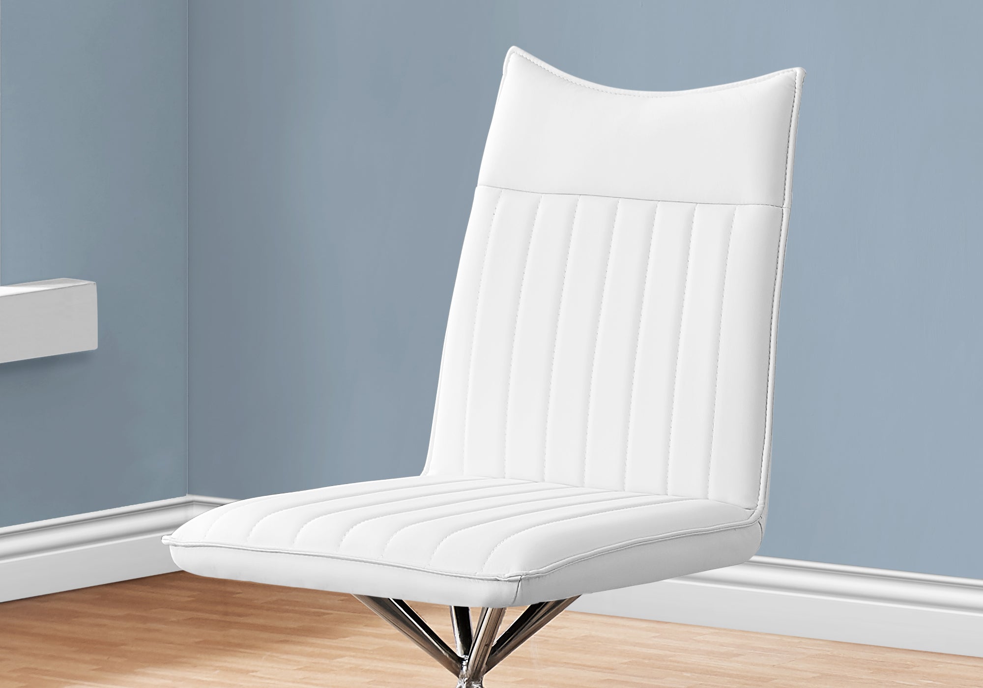 CHAISE DE SALLE A MANGER - 2PCS / 36"H / SIMILI-CUIR BLANC / CHROME 