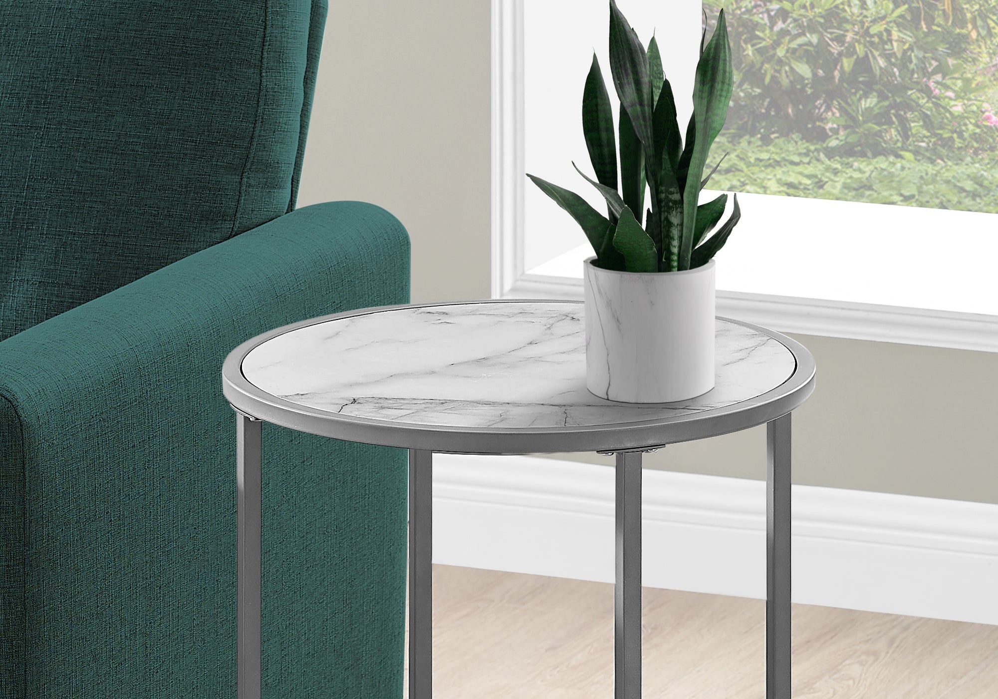 TABLE D'APPOINT - 24"H / ASPECT MARBRE BLANC / METAL ARGENT 