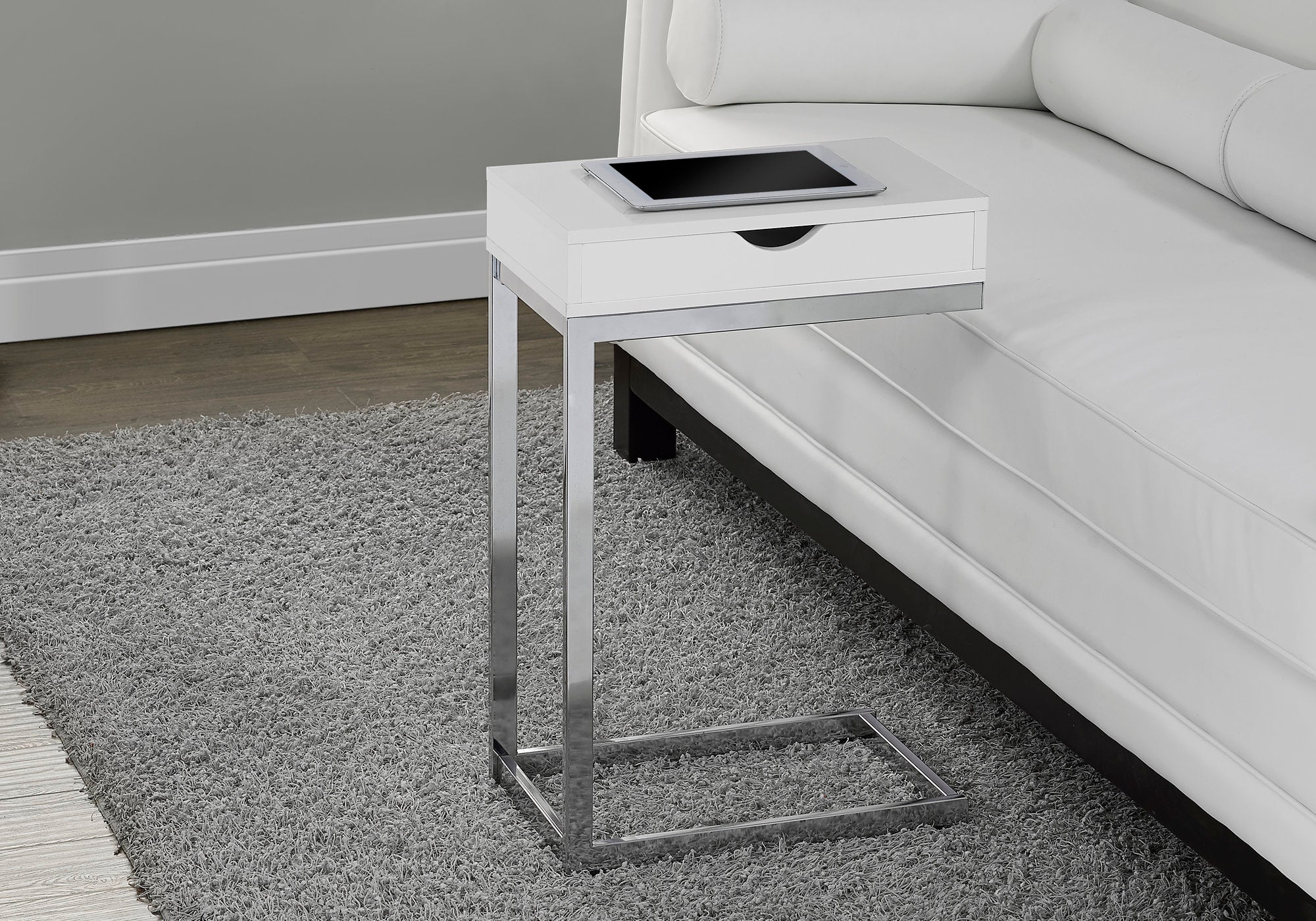 TABLE D'APPOINT - METAL CHROME / BLANC BRILLANT AVEC UN TIROIR 