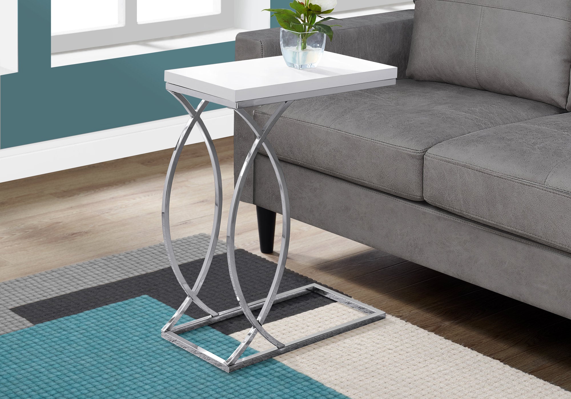 TABLE D'APPOINT - BLANC BRILLANT AVEC MÉTAL CHROMÉ 