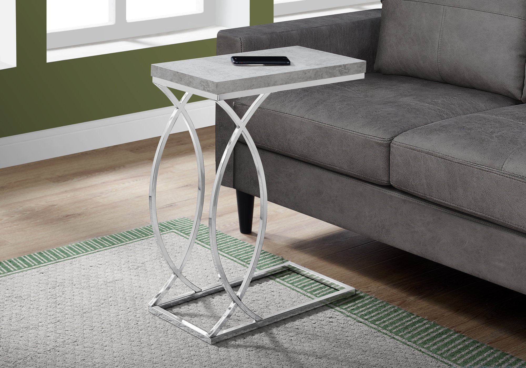 TABLE D'APPOINT - CIMENT GRIS AVEC MÉTAL CHROMÉ