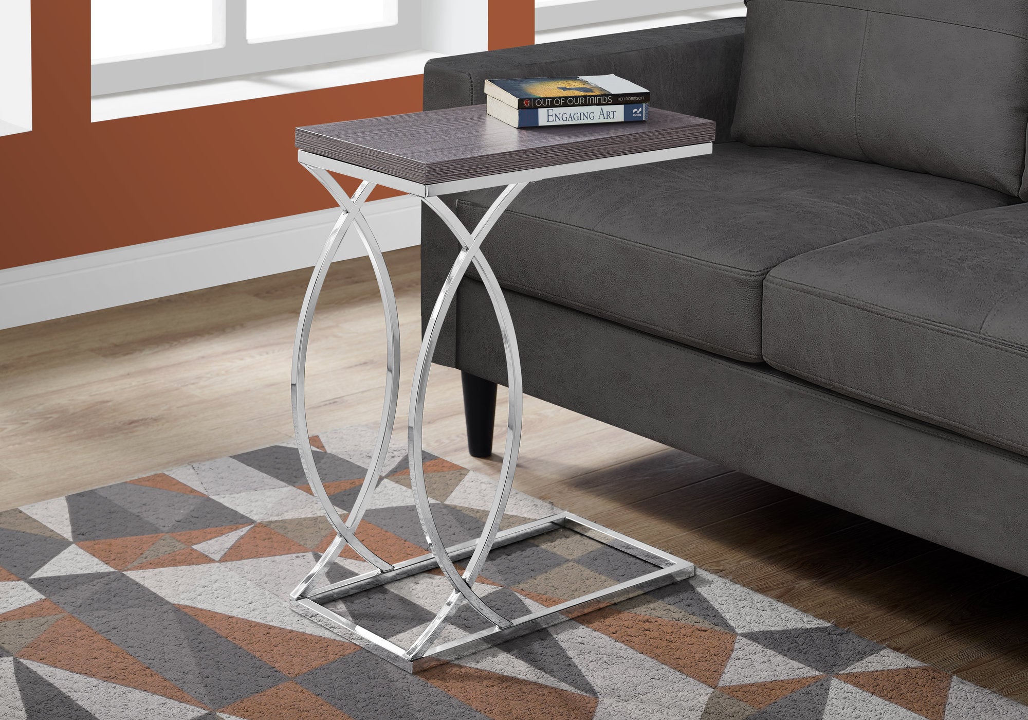 TABLE D'APPOINT - GRIS AVEC MÉTAL CHROMÉ 