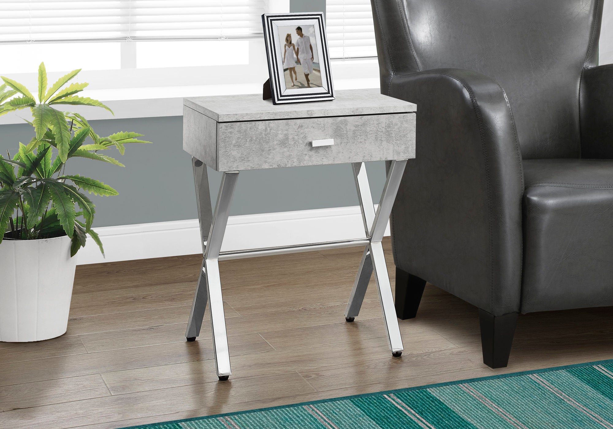 TABLE D'APPOINT - 24"H / CIMENT GRIS / METAL CHROME 