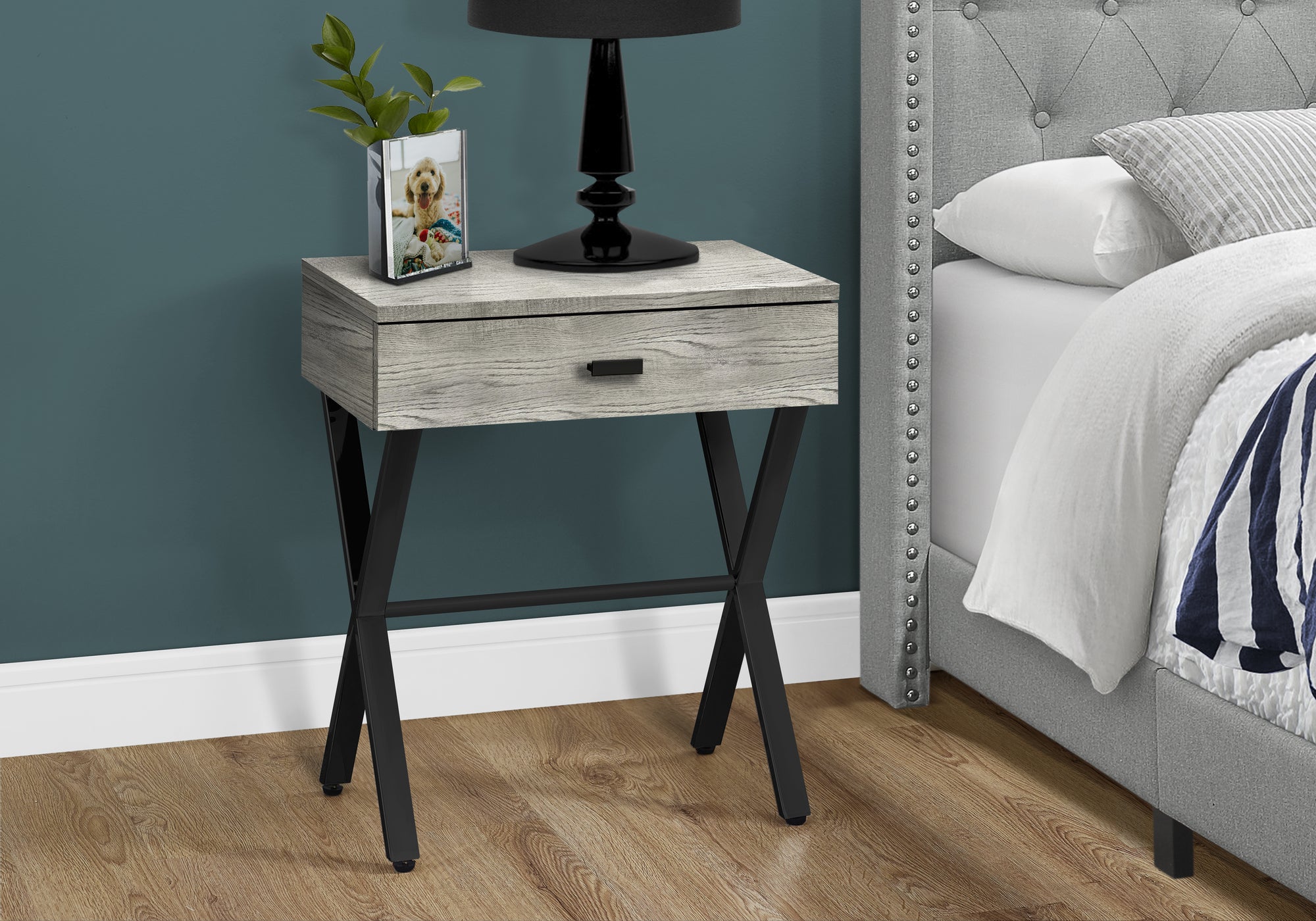 TABLE D'APPOINT - 24"H / BOIS DE RÉCUPÉRATION GRIS / MÉTAL NOIR 