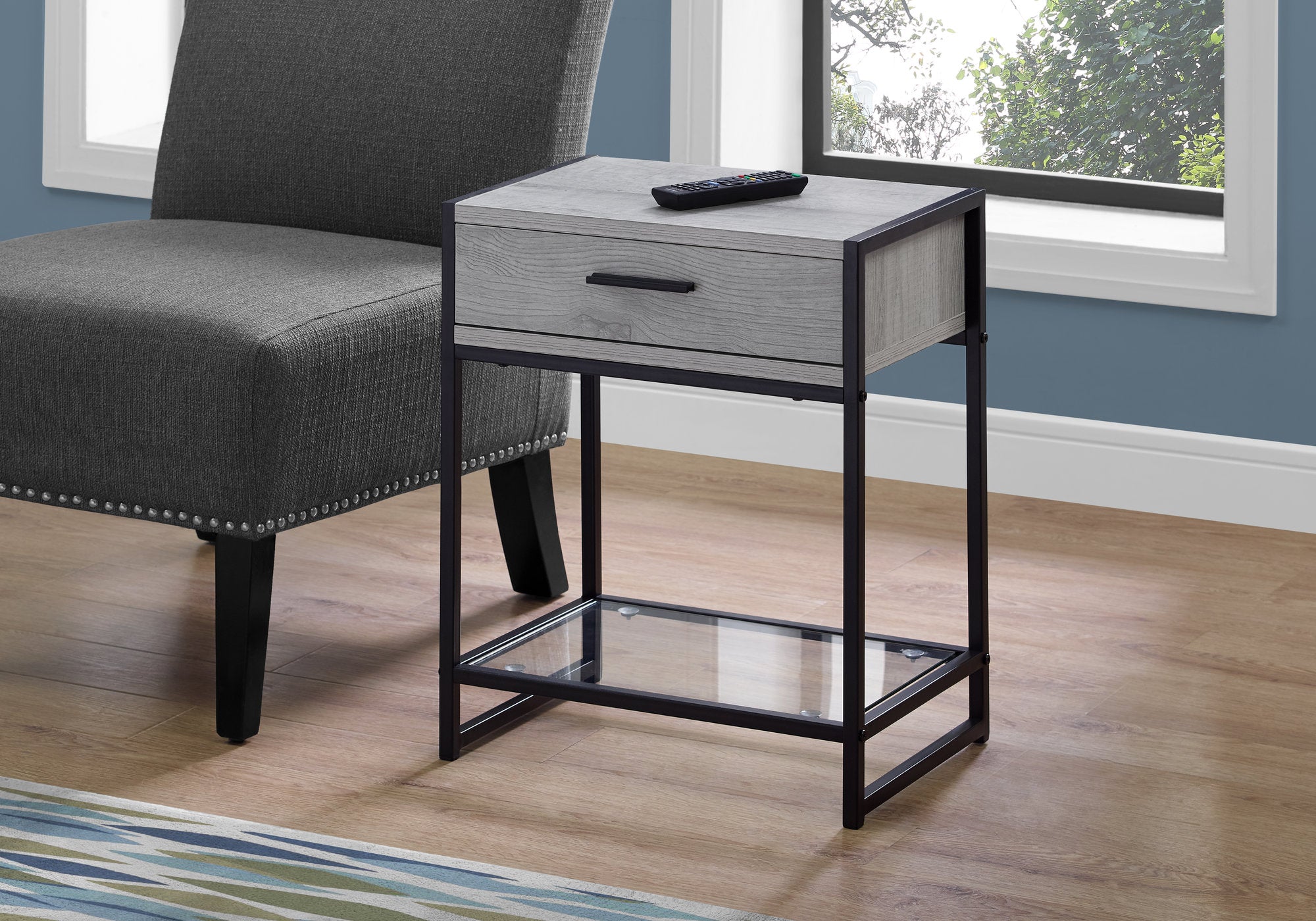 TABLE D'APPOINT - 22"H / GRIS / METAL NOIR / VERRE TREMPE