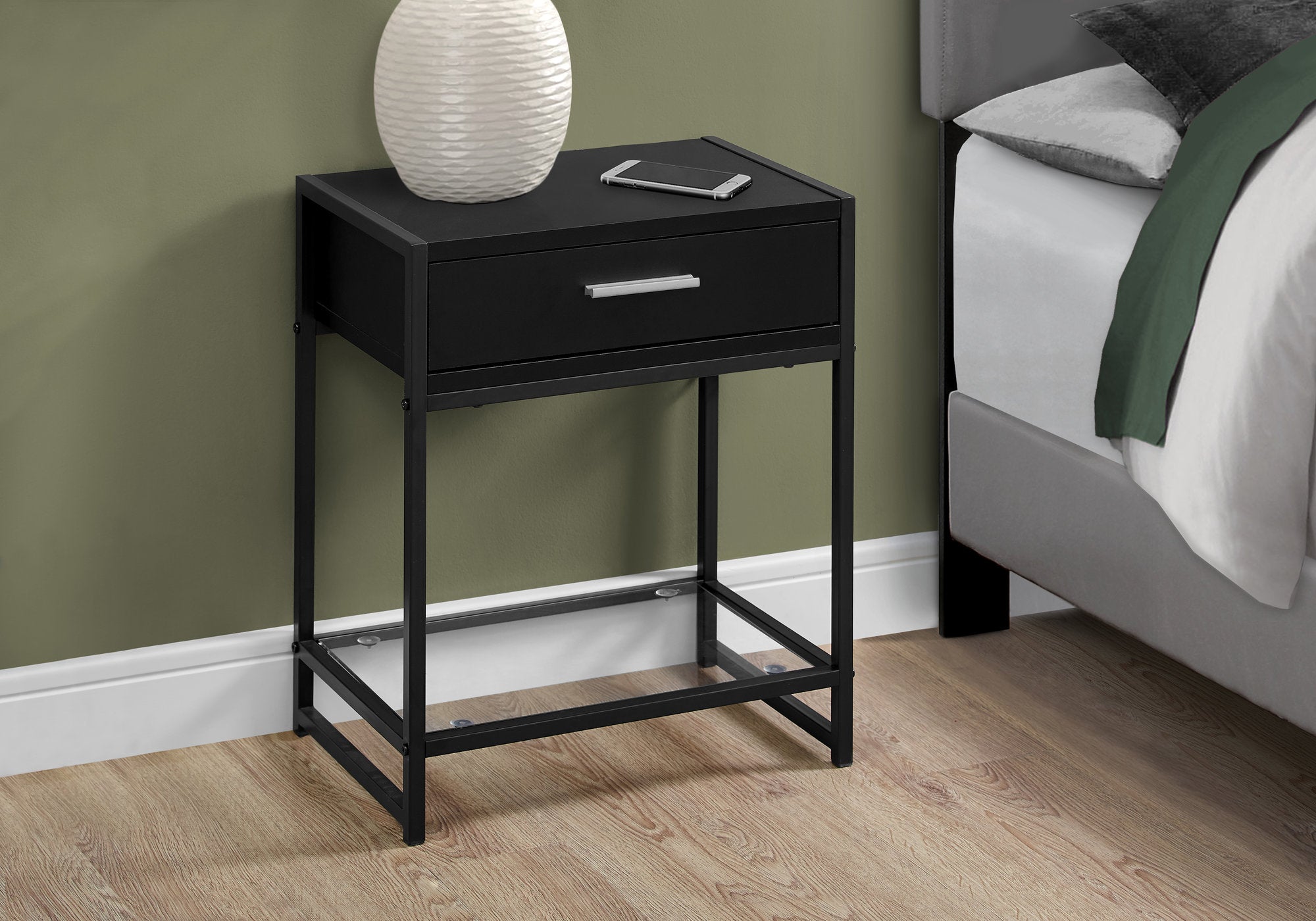 TABLE D'APPOINT - 22"H / NOIR / METAL NOIR/ VERRE TREMPE 