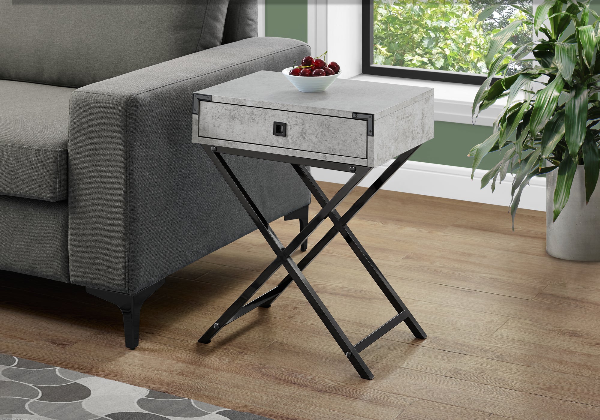 TABLE D'APPOINT - 24"H / CIMENT GRIS / METAL NICKEL NOIR 