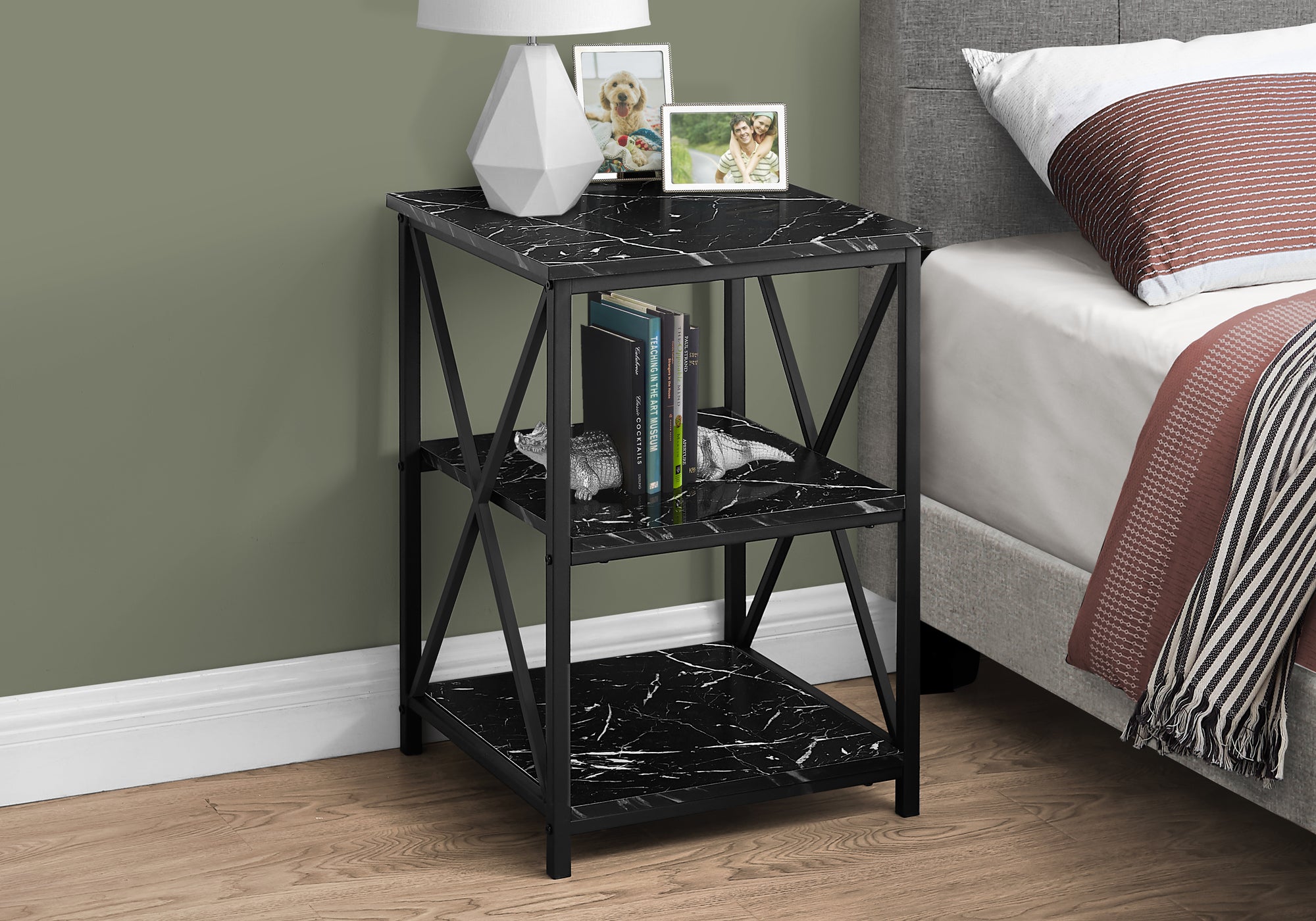 TABLE D'APPOINT - 26"H / MARBRE NOIR / METAL NOIR 