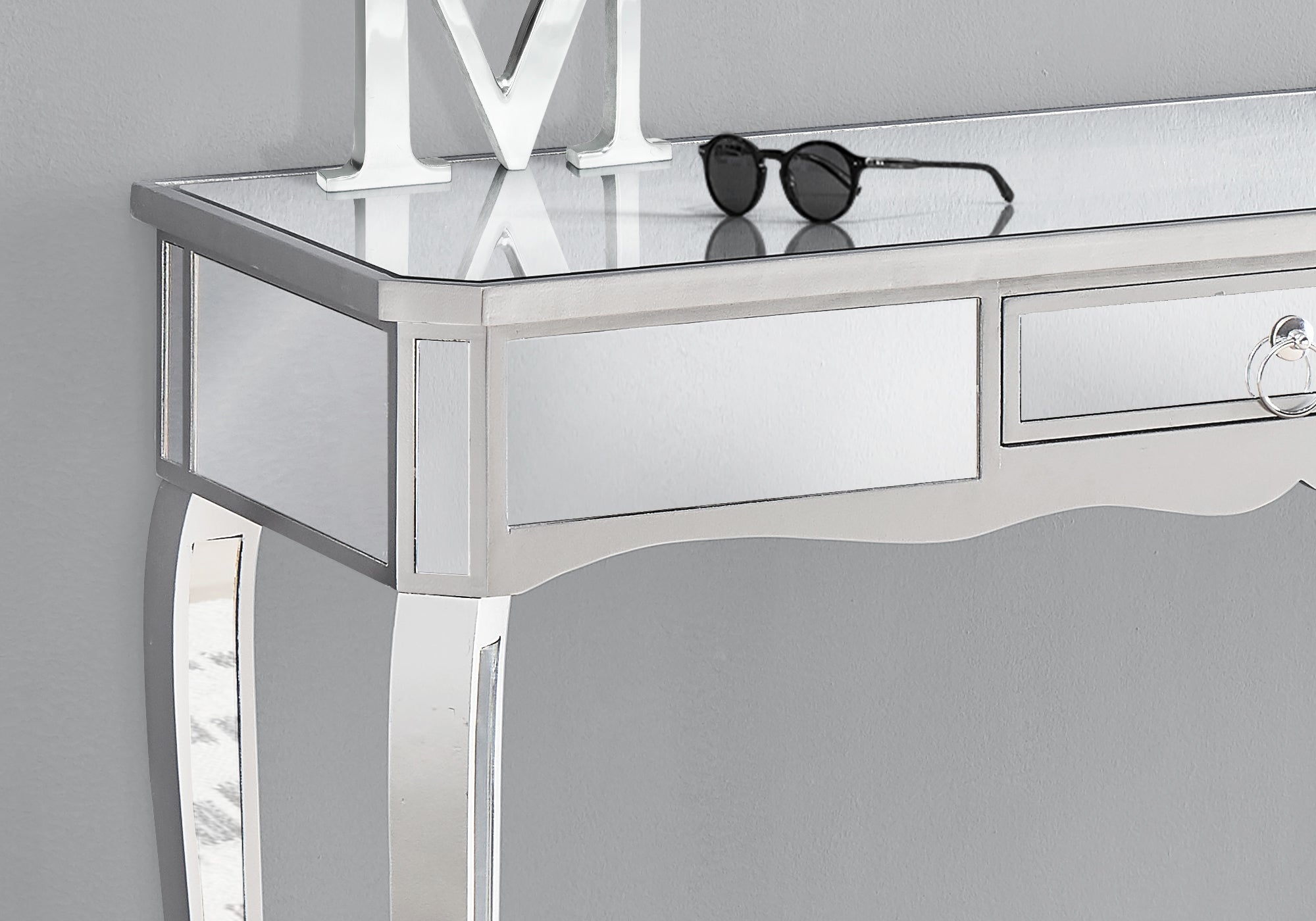 TABLE D'APPOINT - 42"L / MIROIR / ARGENT AVEC RANGEMENT 
