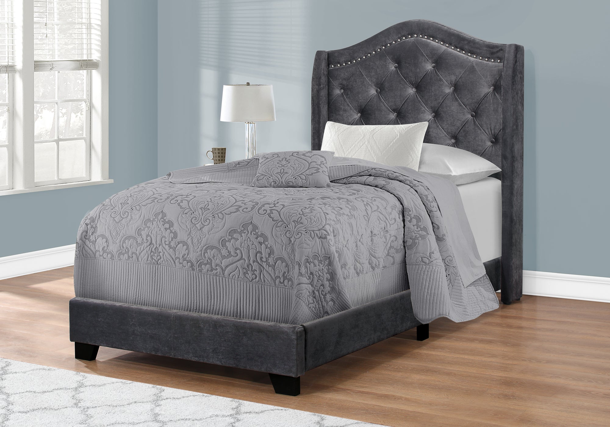 LIT - TAILLE SIMPLE / VELOURS GRIS FONCÉ AVEC BORDURES CHROMÉES 