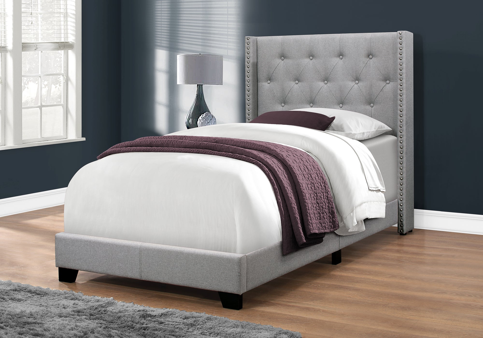 LIT - TAILLE SIMPLE / LIN GRIS AVEC BORDURE CHROMÉE UGS : I 5984T 