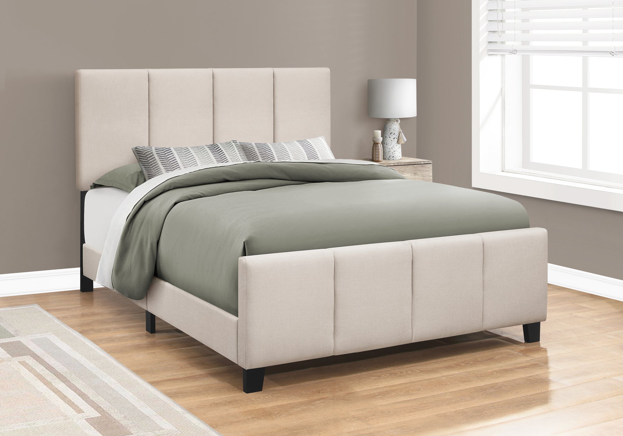 LIT - TAILLE QUEEN / LIN BEIGE AVEC PIEDS EN BOIS NOIR 