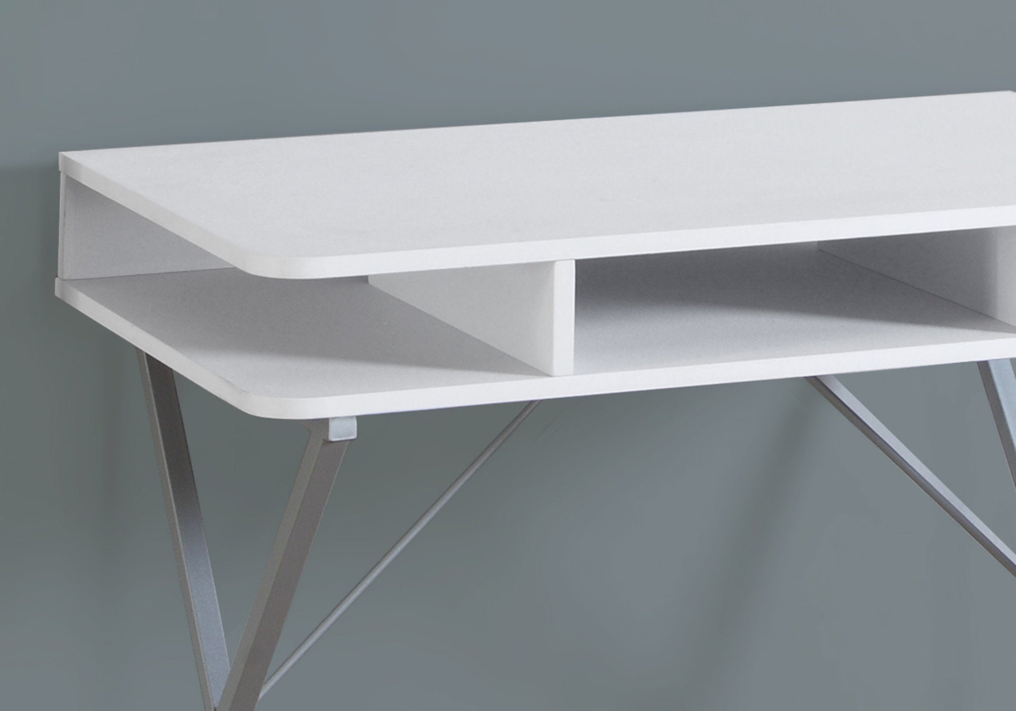 BUREAU D'ORDINATEUR - 31"L / DESSUS BLANC / METAL ARGENT