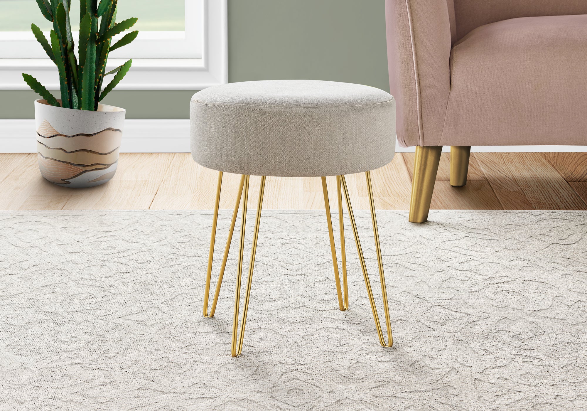 POUF - TISSU BEIGE / PIEDS EN MÉTAL DORÉ 