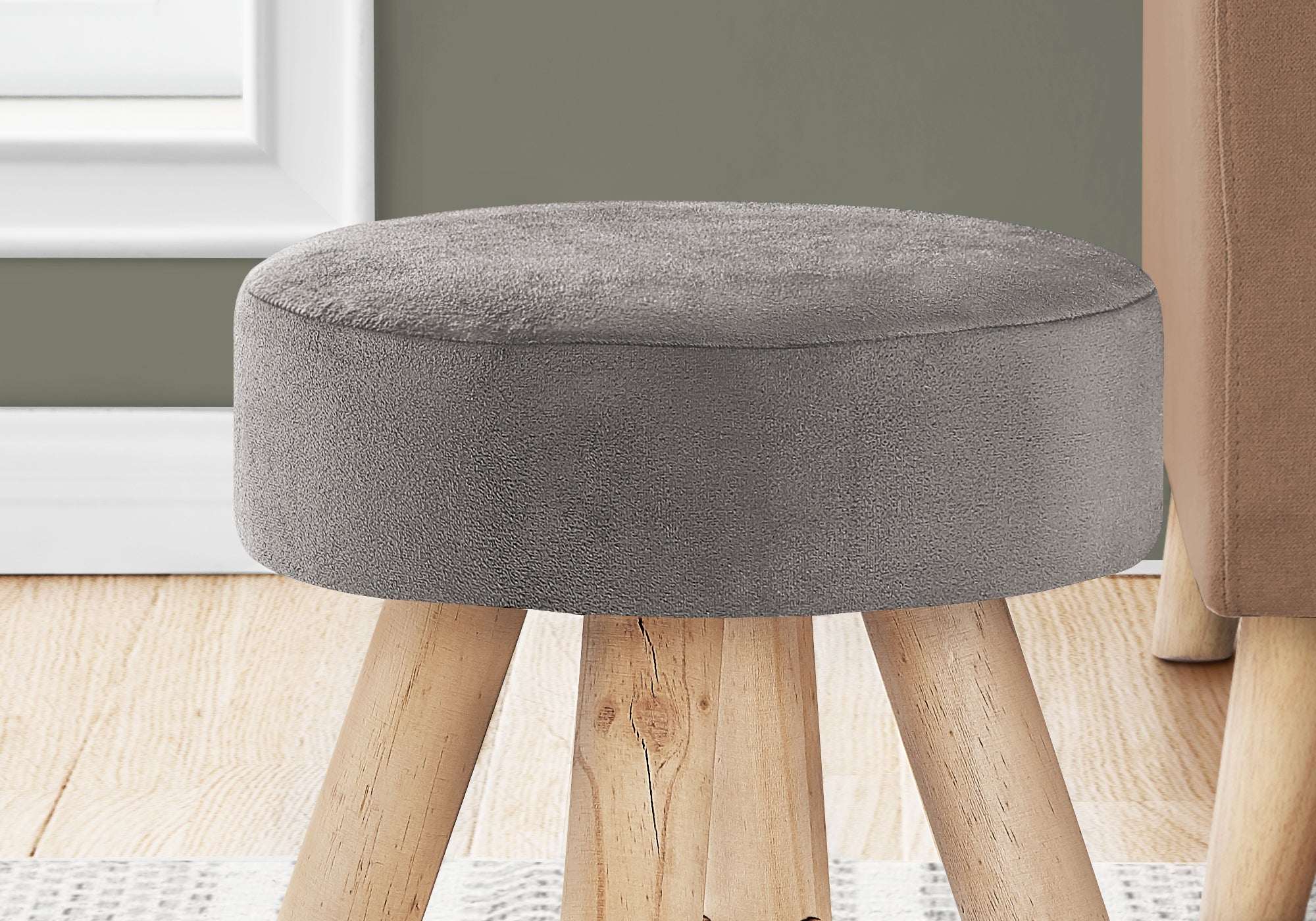 POUF - VELOURS GRIS / PIEDS BOIS NATUREL 