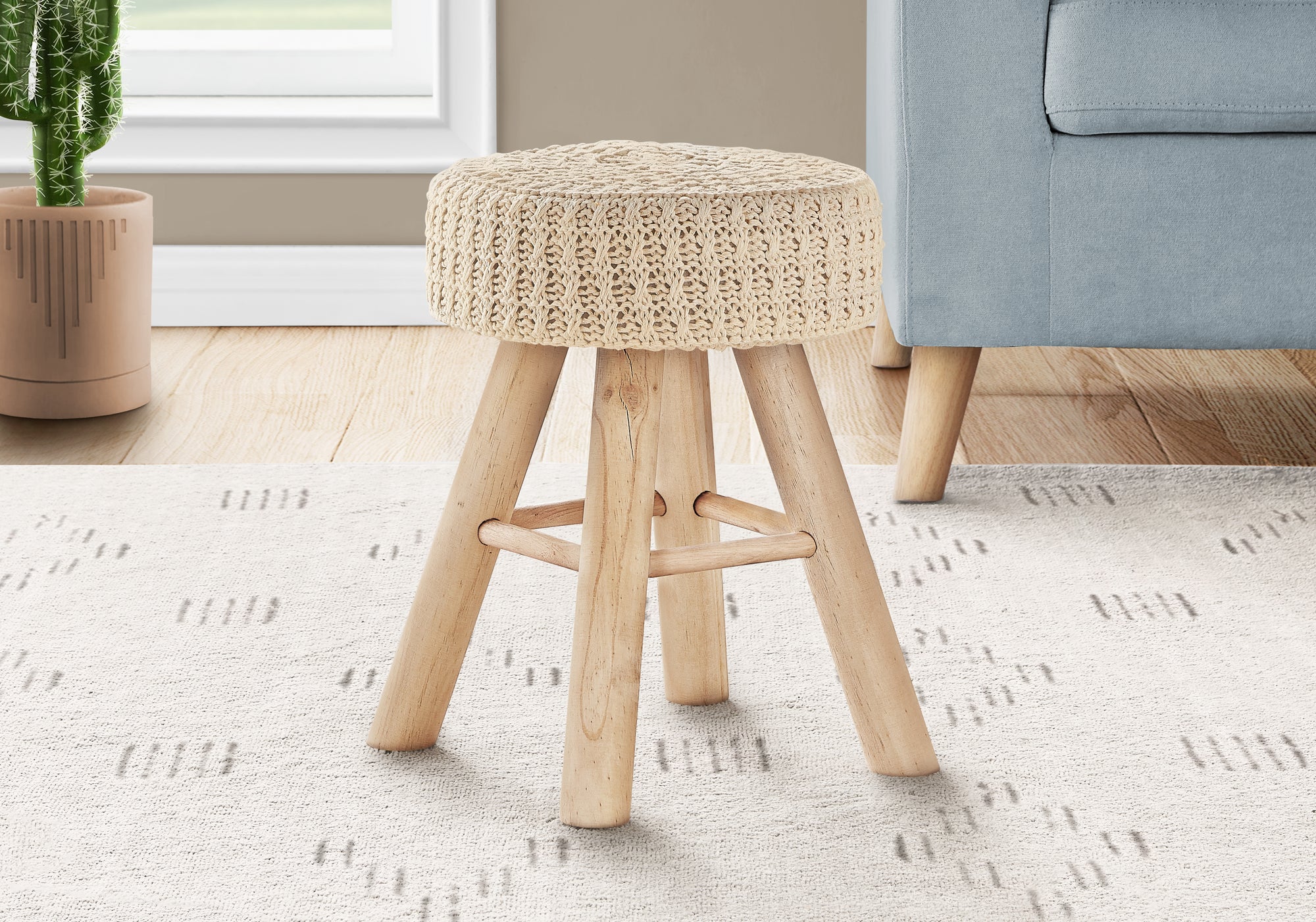 POUF - TRICOT BEIGE / PIEDS EN BOIS NATUREL 