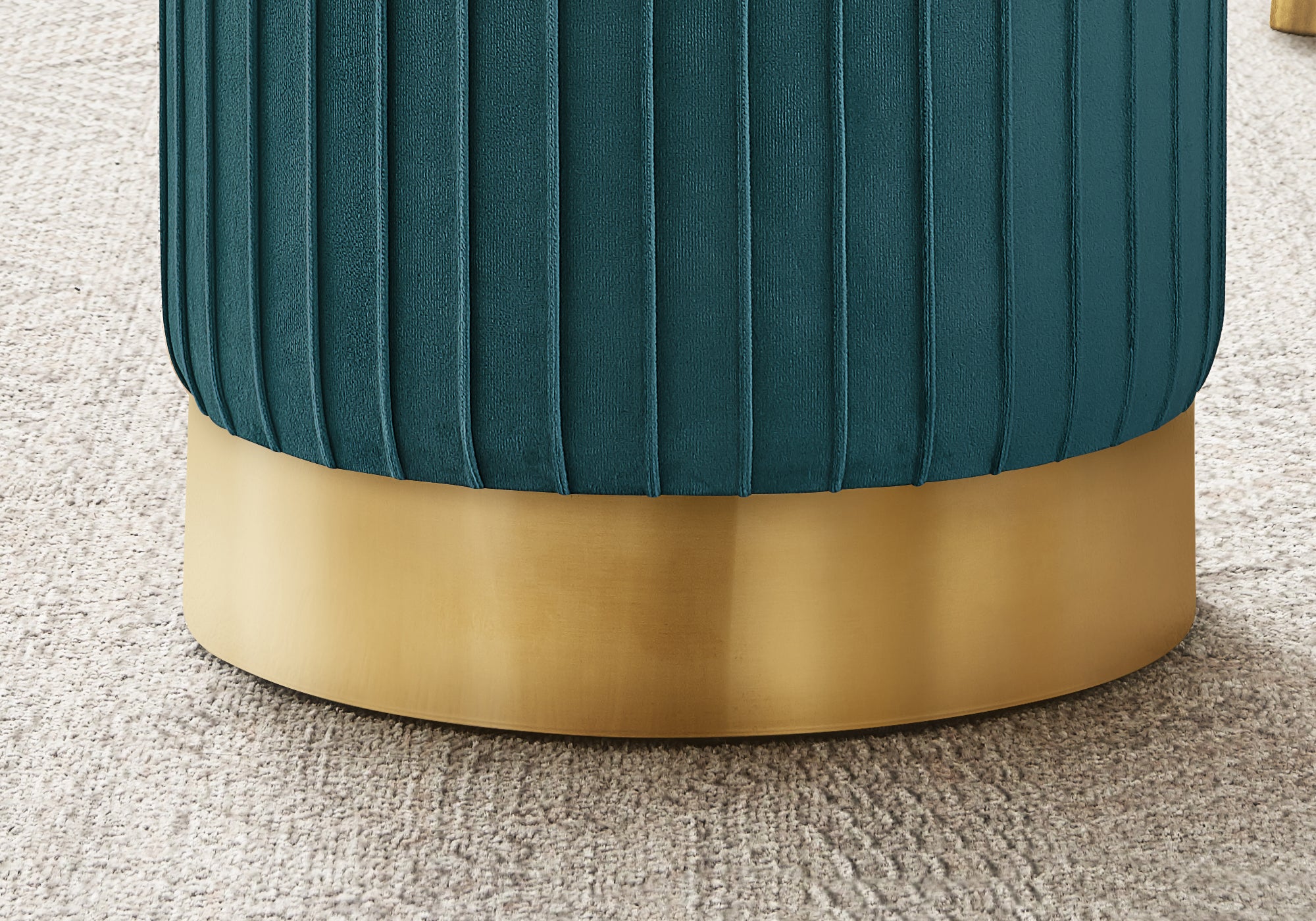 POUF - VELOURS TURQUOISE / SOCLE MÉTAL DORÉ