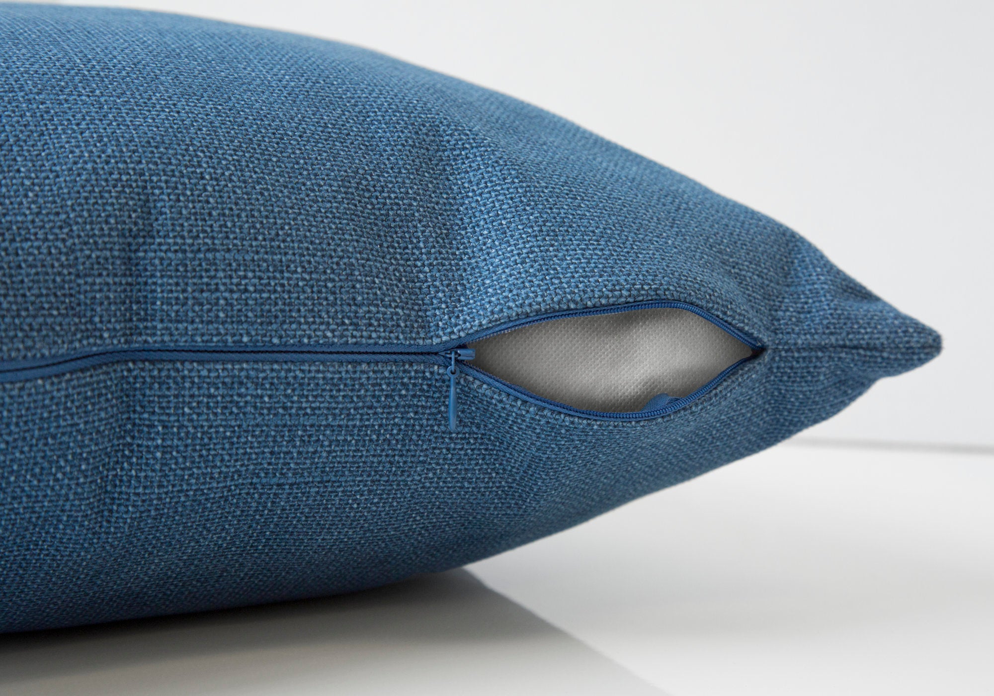 COUSSIN - 18"X 18" / MOTIF BLEU / 1PC 